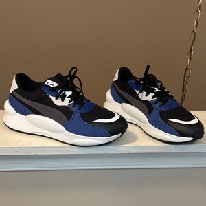 Puma Black and Blue Athletic Shoes